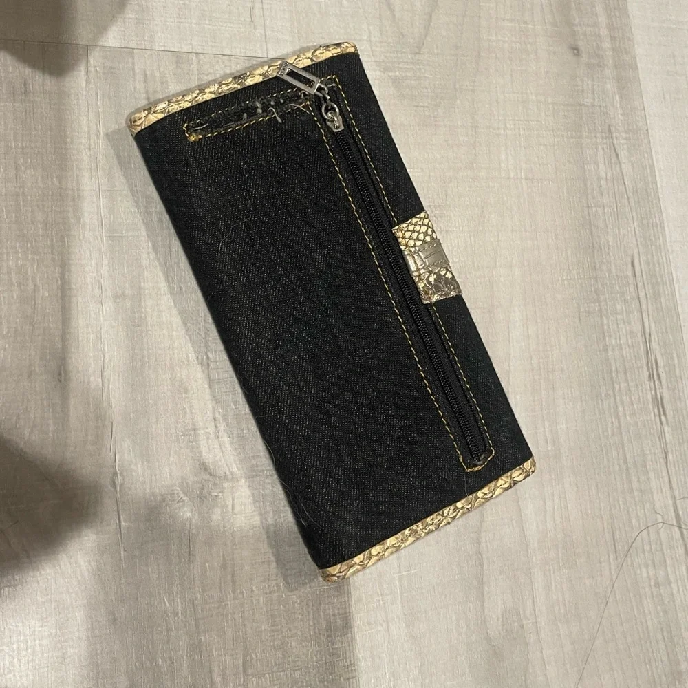 Guess Wallet - Picture 2 of 2